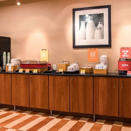 Hampton Inn Gloucester Exterior foto