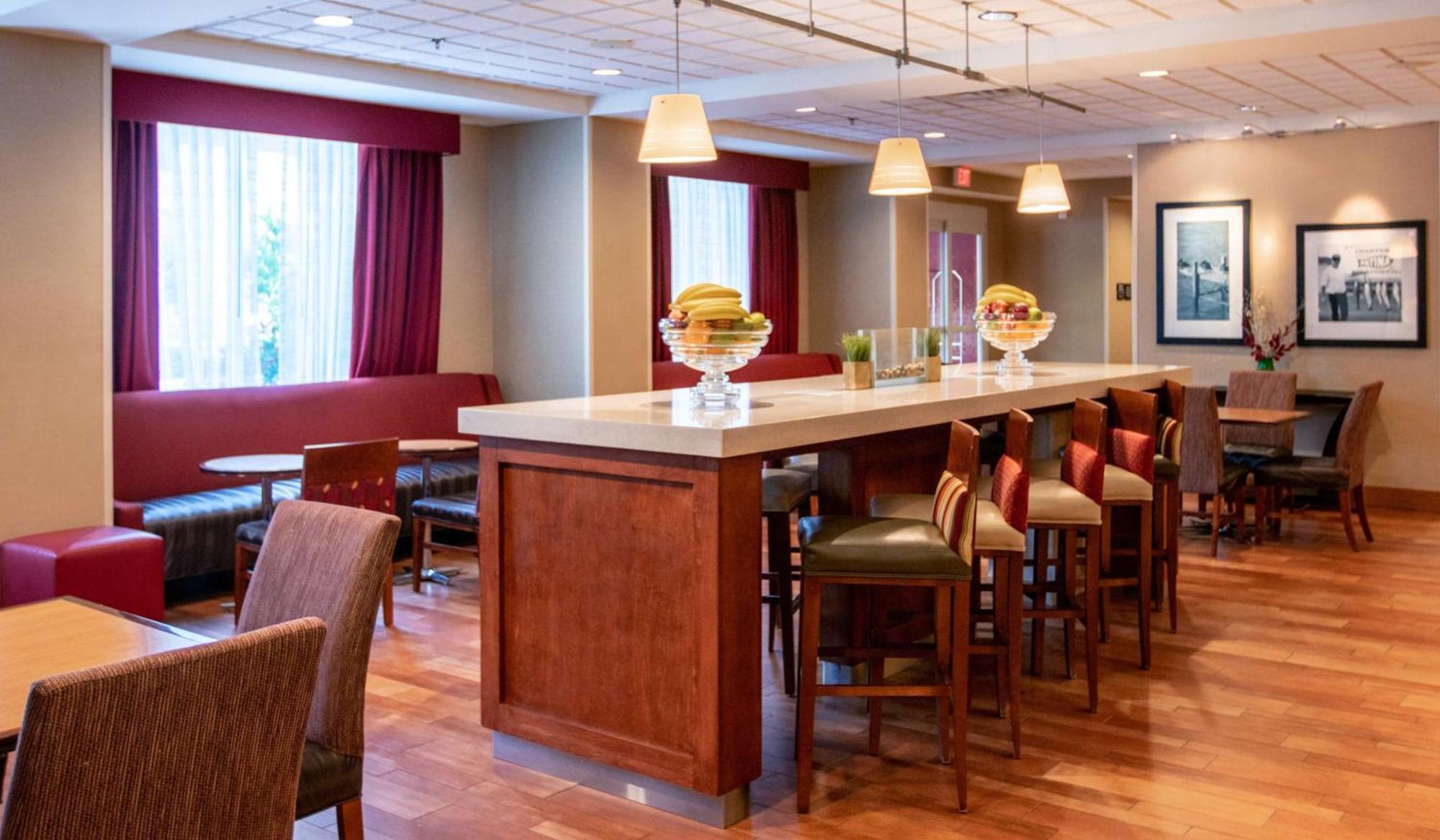 Hampton Inn Gloucester Exterior foto